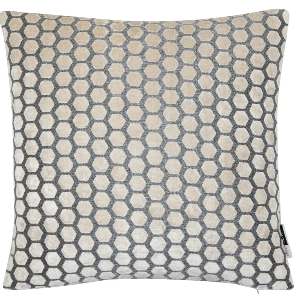 LARGE HEX CUT VELVET CREAM 56 X 56