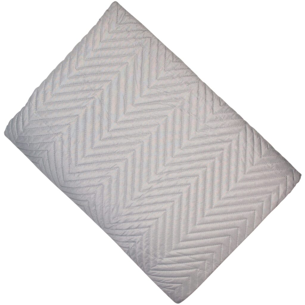 GEOMETRIC PLAIN QUILT 240 X 260