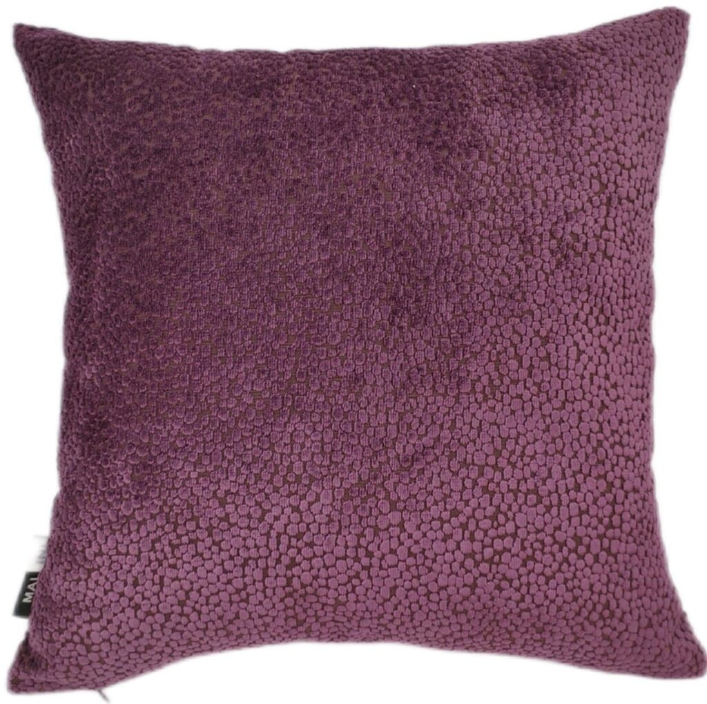 CUT VELVET DOTS IN AUBERGINE 43 X 43