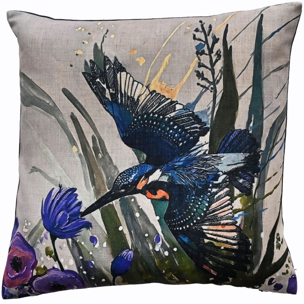 HUMMINGBIRD PRINT ON FAUX LINEN 45 X 45